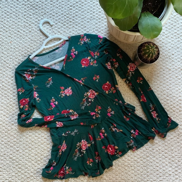 Hunter green and floral top - Picture 1 of 1